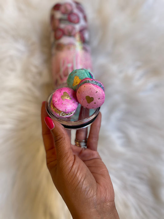 Life is Sweet, Macaroons Topper